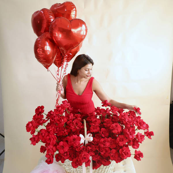 Manish Malhotra - Flower Arrangment