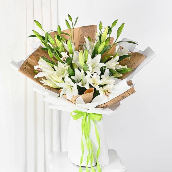 Pristine Lily Elegance Grand Bouquet