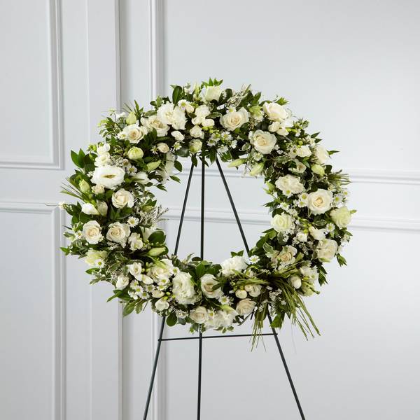 The FTD Splendor Wreath