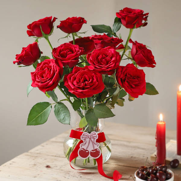 Valentine's Day 14 Red Rose Arrangement In Hourglass Vase
